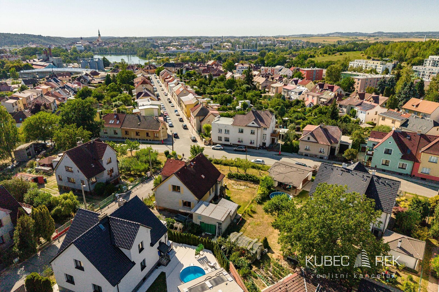 Prodej domu 210 m² s pozemkem 756 m² – fotografie 2