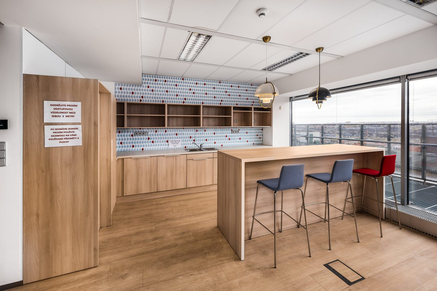 Pronájem kanceláře 526 m² – fotografie 4
