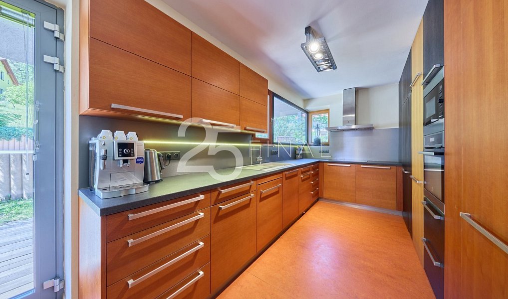 Prodej domu 214 m² s pozemkem 1 115 m², Úpice – náhled fotky 13