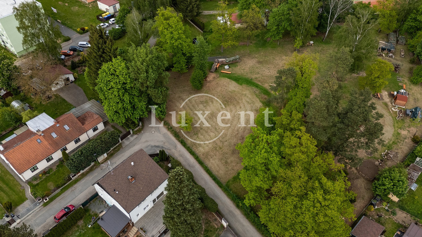 Prodej stavebního pozemku 816 m² – fotografie 2