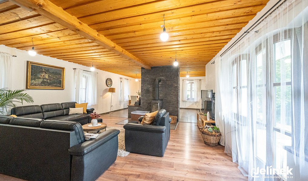 Prodej domu 167 m² s pozemkem 2 511 m², Polička – náhled fotky 5