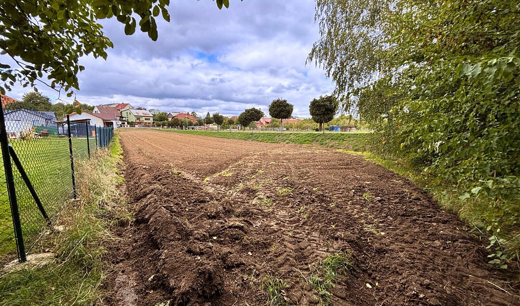 Prodej stavebního pozemku 1 542 m², Věrovany – náhled fotky 2