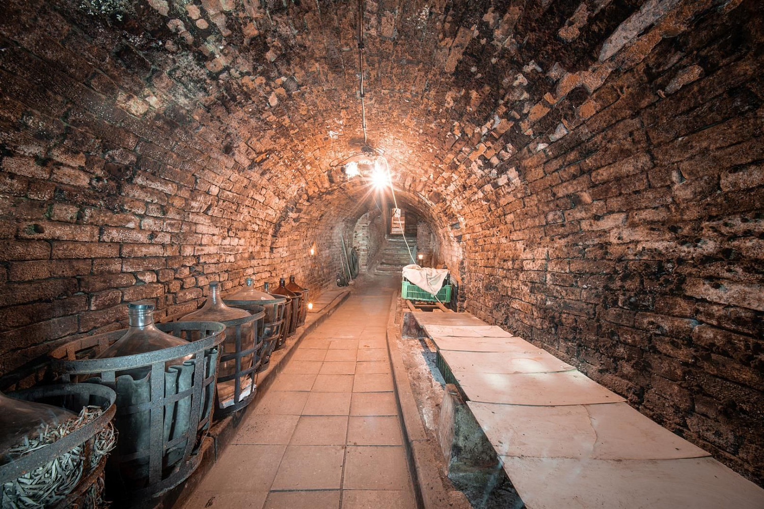 Vinný sklep se zachovalým lisem v dolních bojanovicích — photo 3