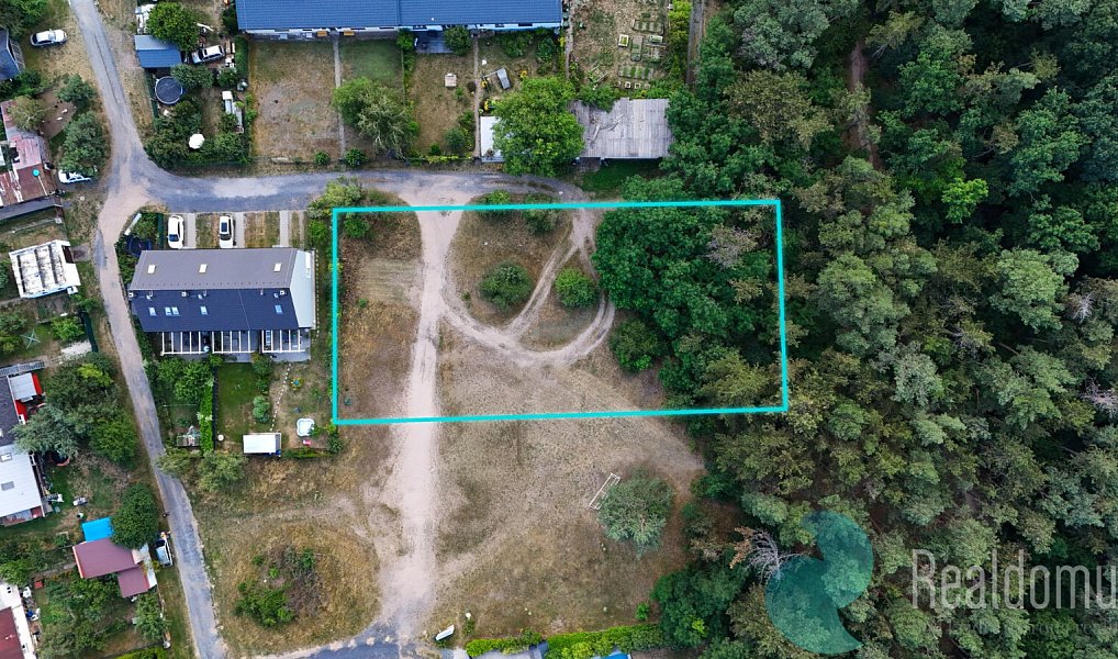 Prodej stavebního pozemku 1 605 m², Husinec – fotka 1 z 10