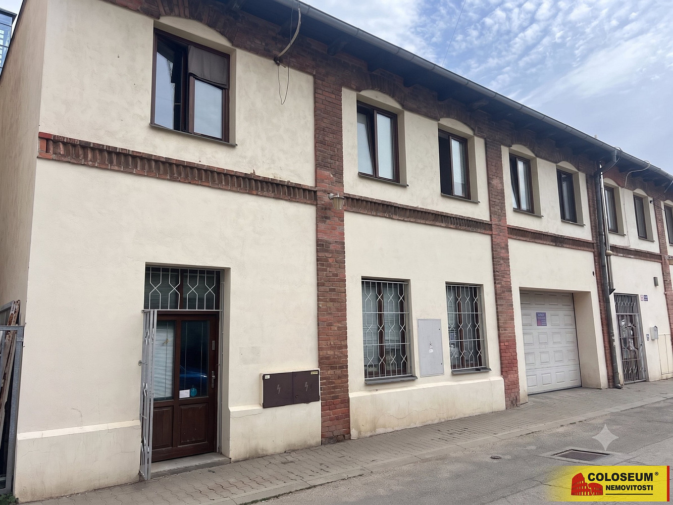 Pronájem skladovacích prostor 240 m²