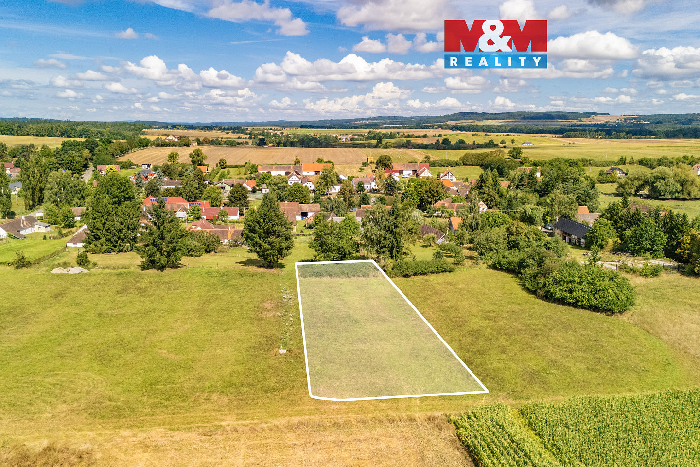 Prodej stavebního pozemku 2 696 m²