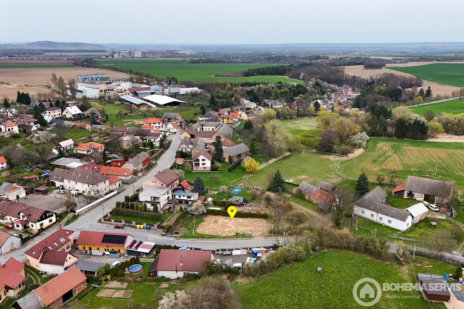 Prodej stavebního pozemku 866 m² – fotografie 2