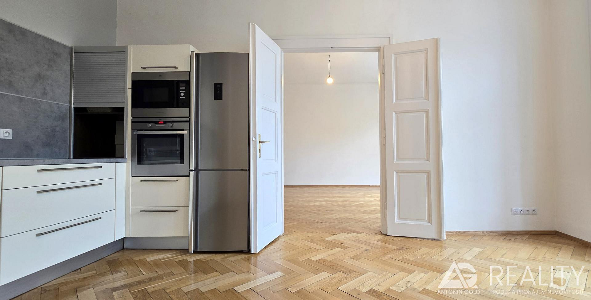 Pronájem bytu 4+kk 106 m² – fotografie 4