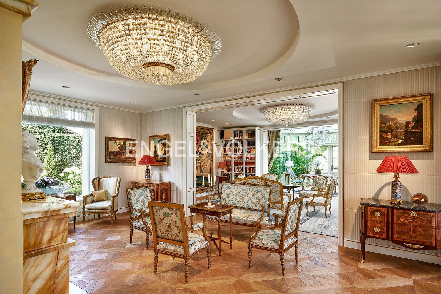 Prodej domu 606 m² s pozemkem 1 155 m² – fotografie 2