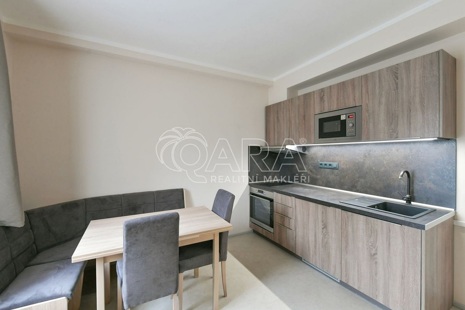 Pronájem bytu 1+1 28 m²