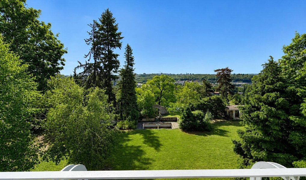 Pronájem domu 1 200 m² s pozemkem 3 532 m², Praha – náhled fotky 52