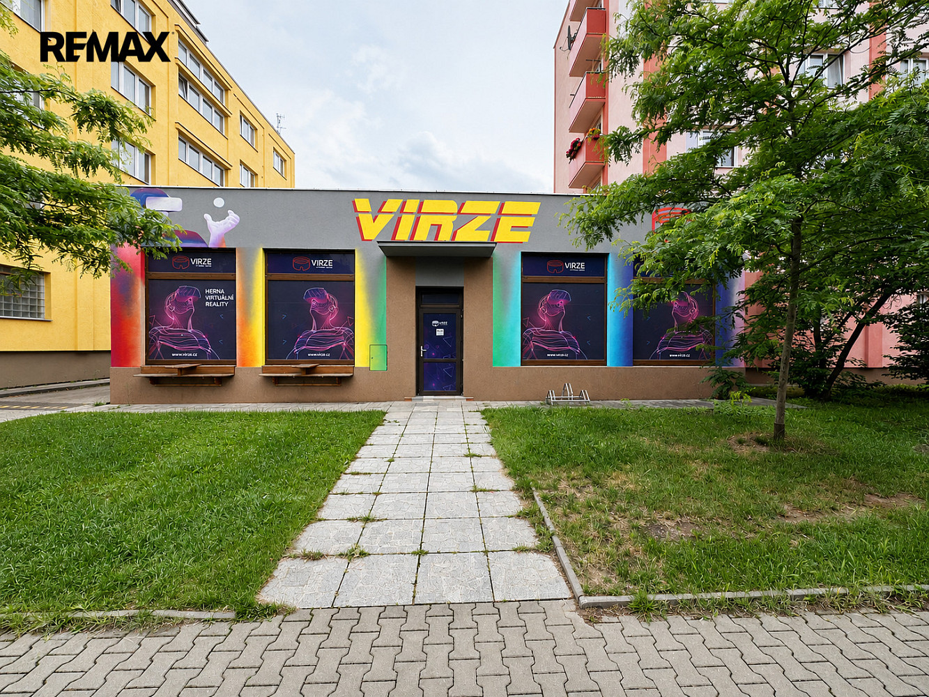 Pronájem obchodních prostor 180 m²