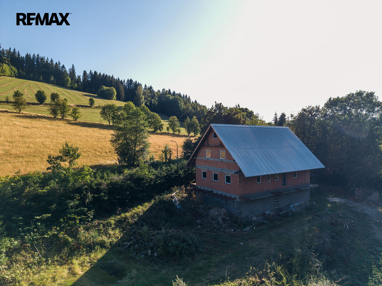 Prodej domu 440 m² s pozemkem 3 345 m²