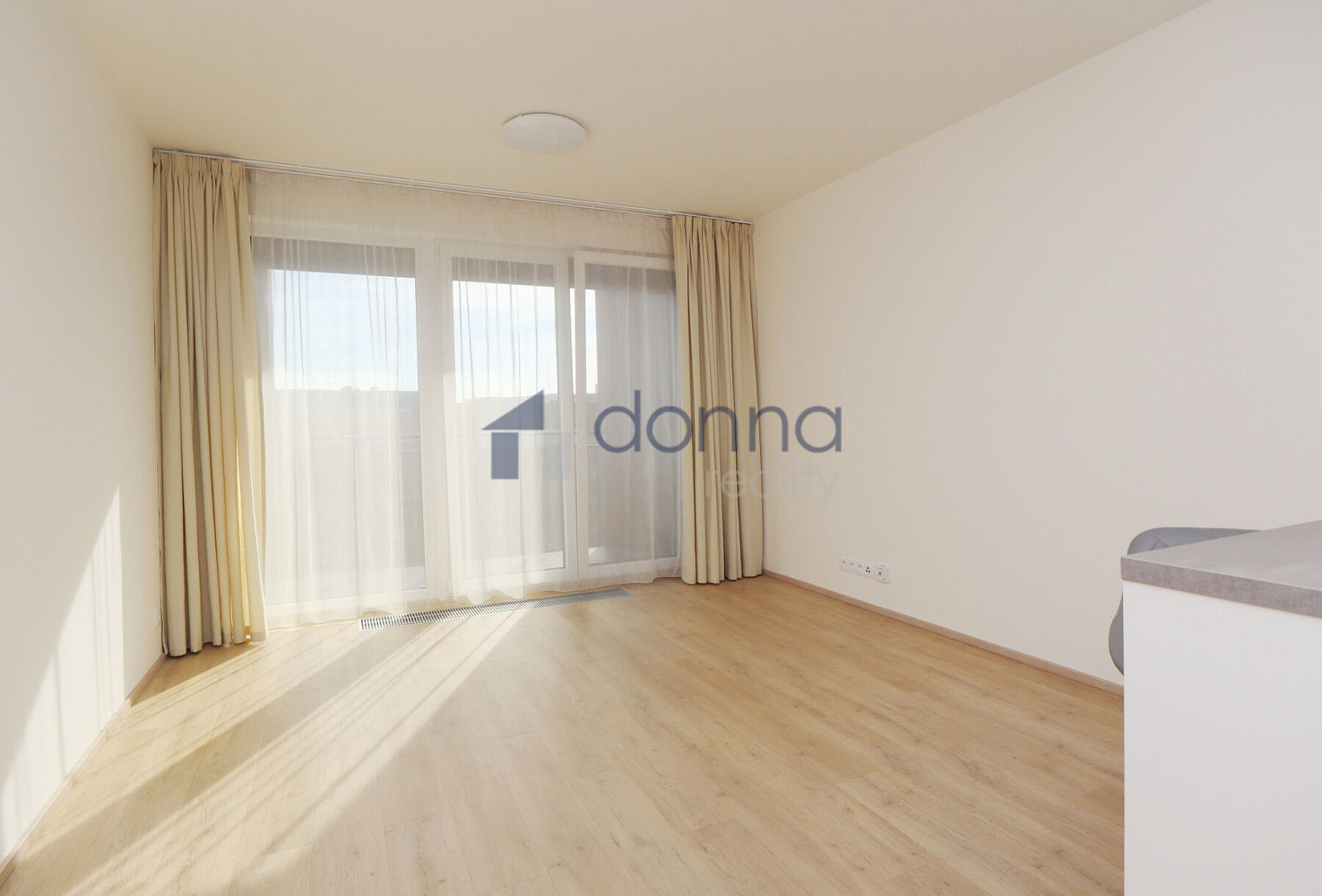 Pronájem bytu 1+kk 39 m² – fotografie 2