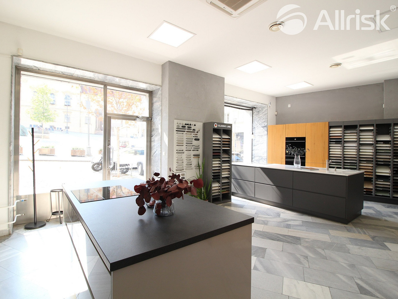 Pronájem obchodních prostor 109 m² – fotografie 2