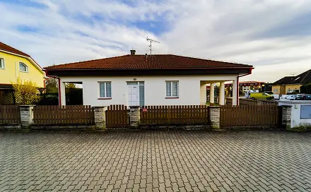 Prodej domu 126 m² s pozemkem 588 m², Květinová, Kosmonosy, okres Mladá Boleslav