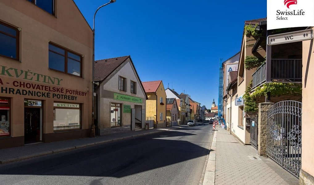 Prodej domu 260 m² s pozemkem 742 m², Blovice – náhled fotky 2