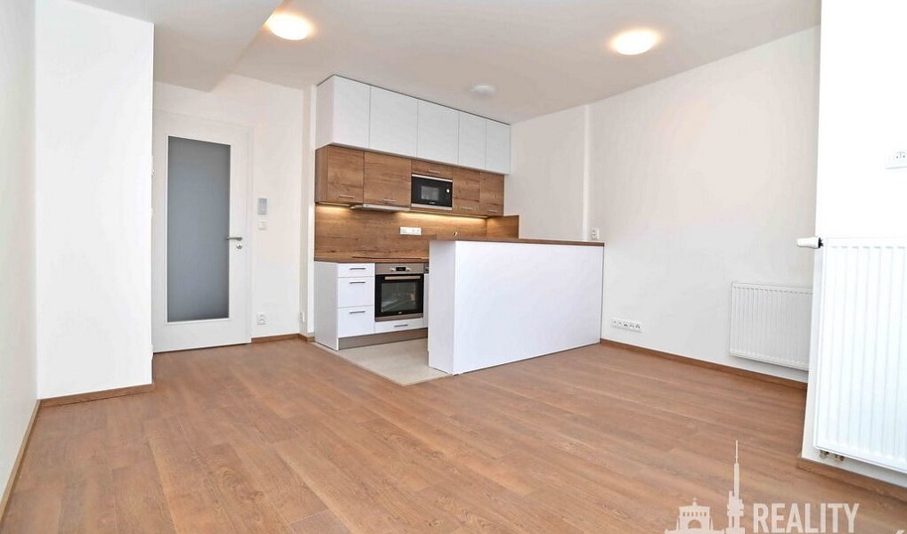 Pronájem bytu 1+kk, 30 m², Vinohrady, Praha