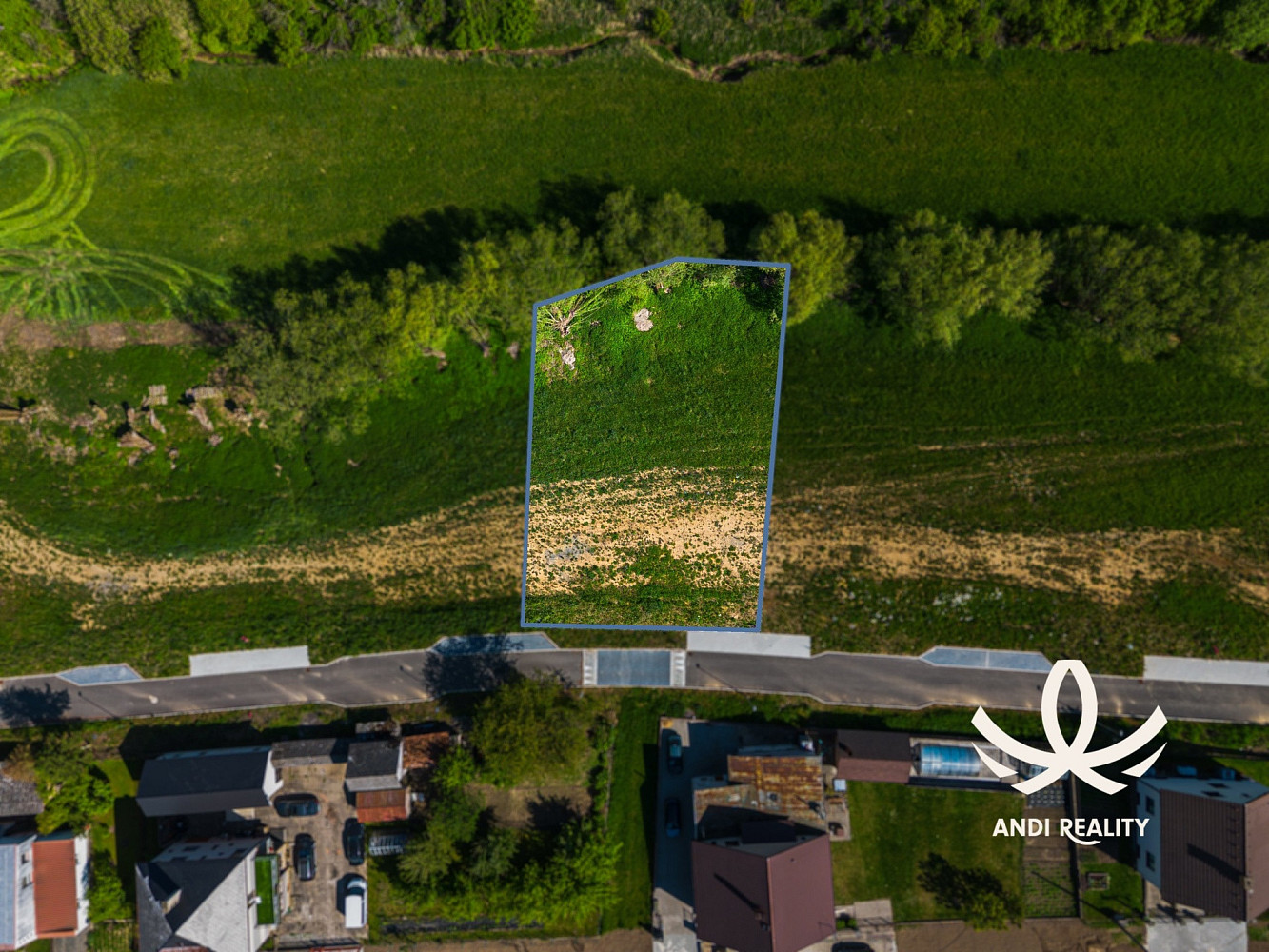 Prodej stavebního pozemku 903 m² – fotografie 2
