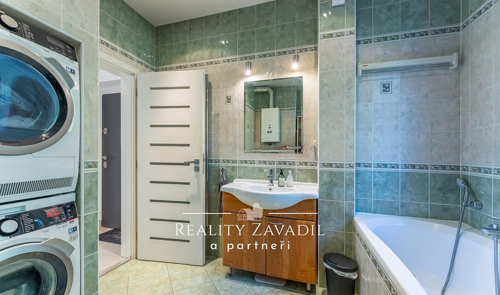 Prodej bytu 3+1 77 m², Praha – náhled fotky 24