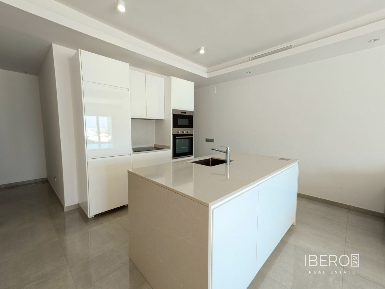 Piso 3+kk – Marbella, Nueva Andalucía - Más