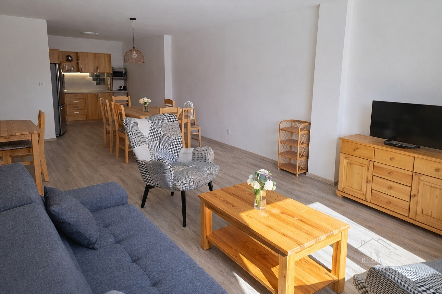 Prodej nájemního domu, činžáku 73 m² — photo 2