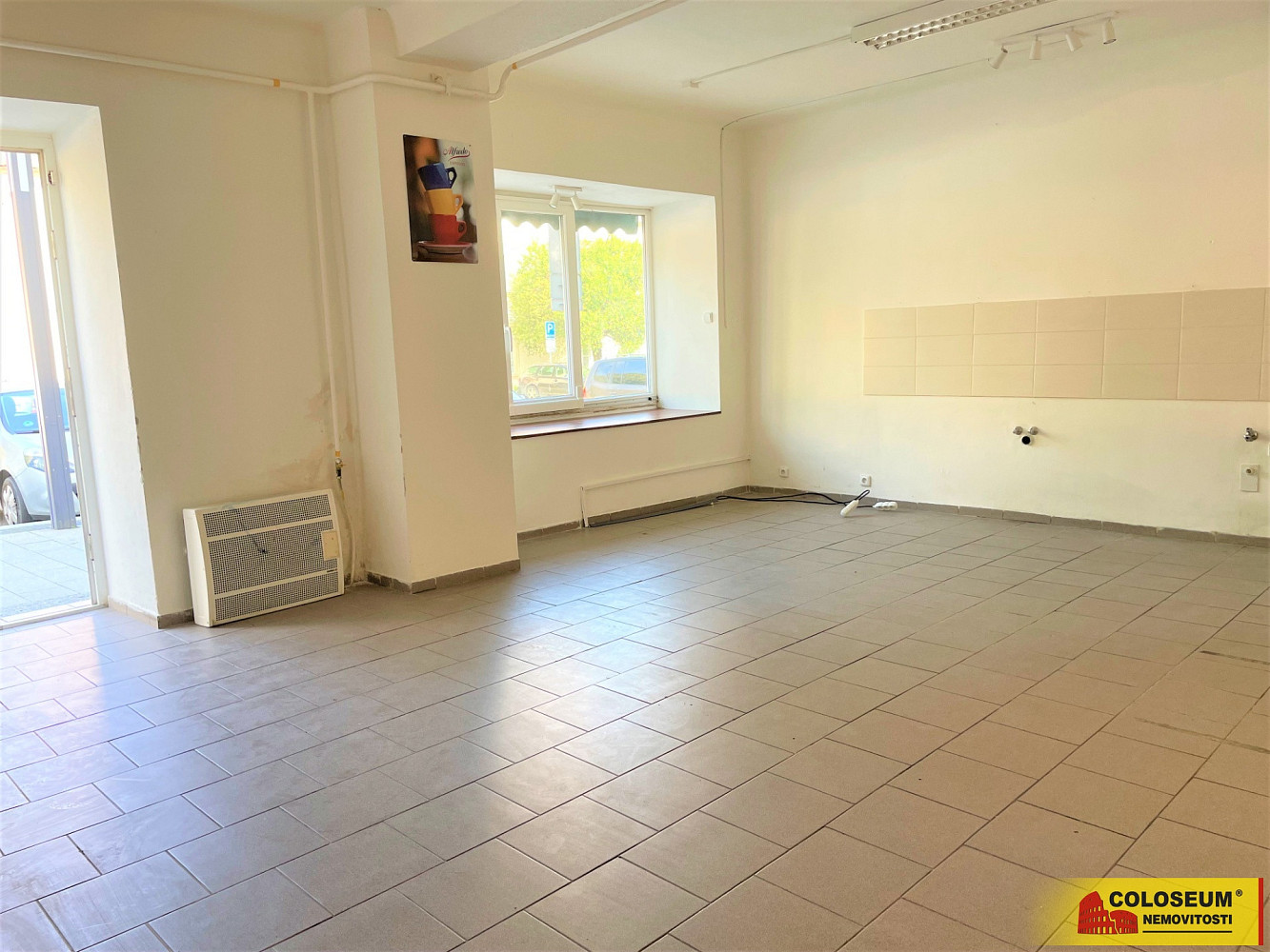 Pronájem obchodních prostor 65 m²