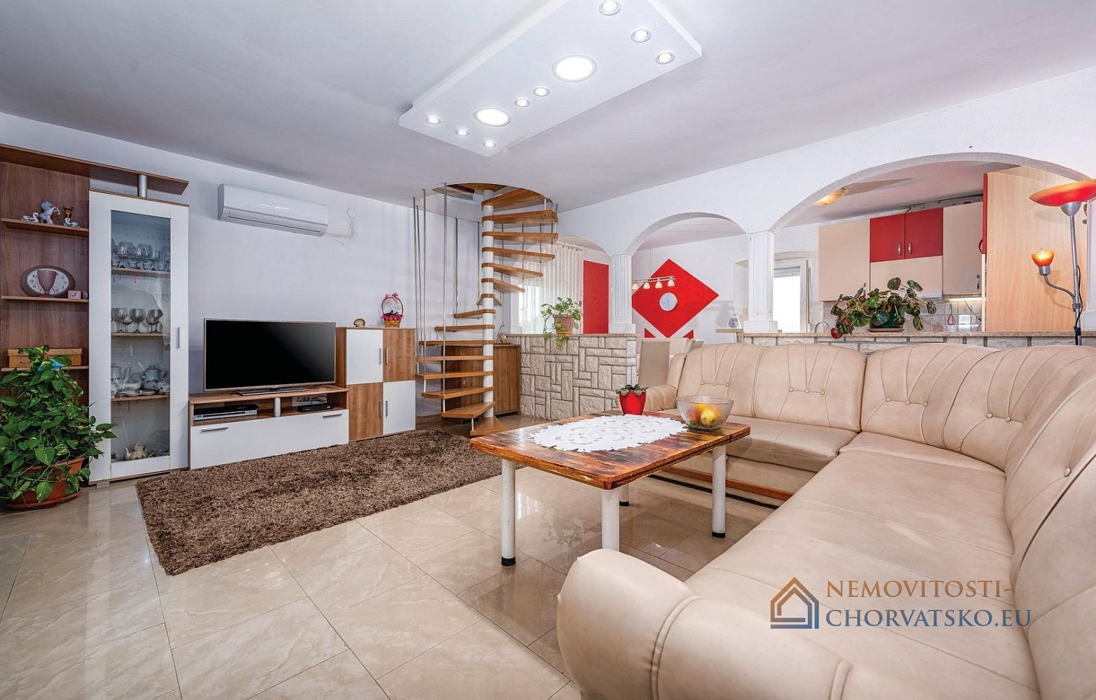 Prodej domu 220 m² s pozemkem 500 m² – další