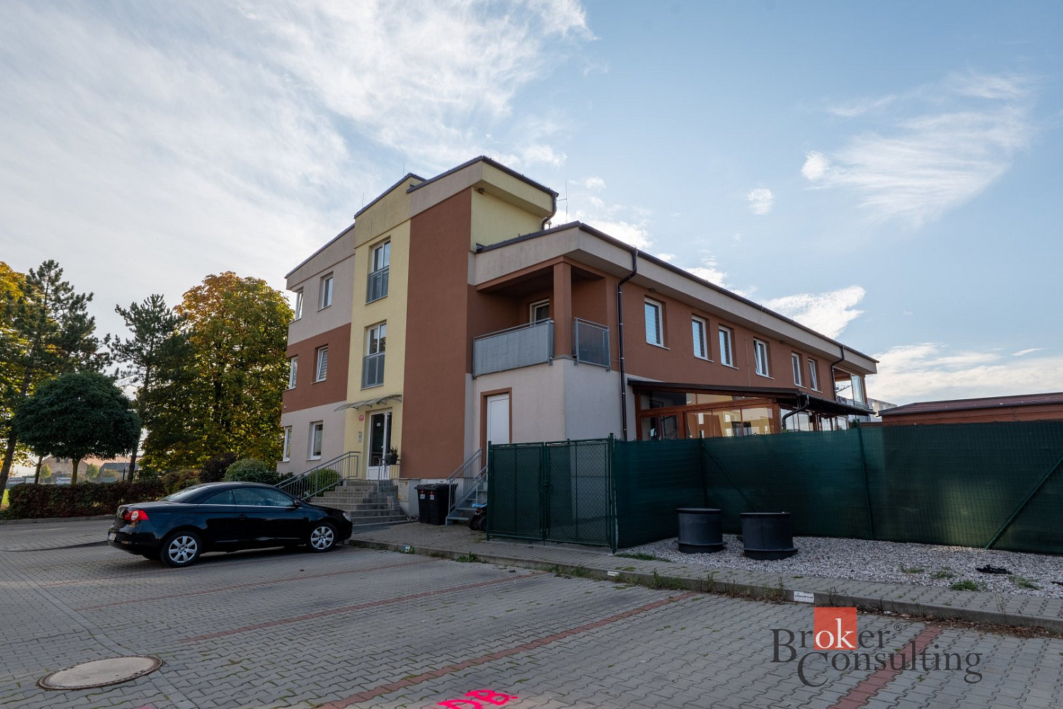 Pronájem bytu 3+kk 66 m² – fotografie 2