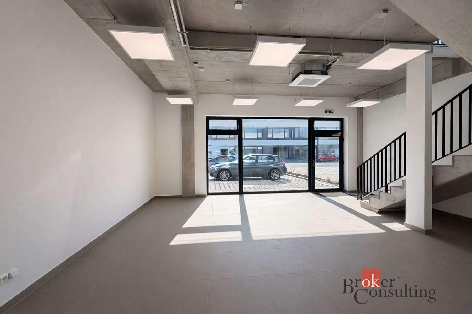 Pronájem kanceláře 444 m² – fotografie 4