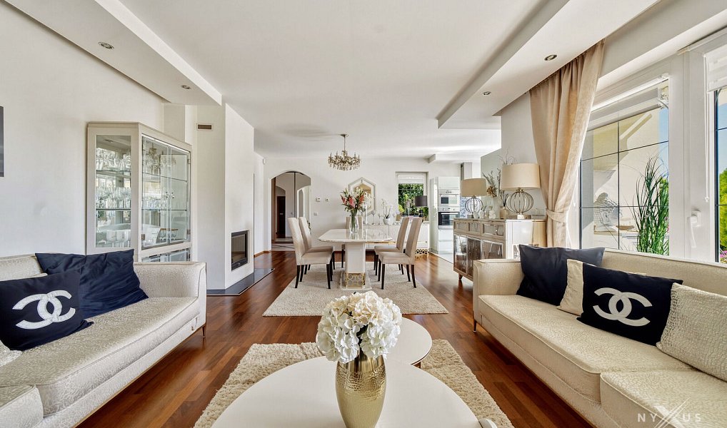 Prodej domu 323 m² s pozemkem 1 018 m², Kly – náhled fotky 8