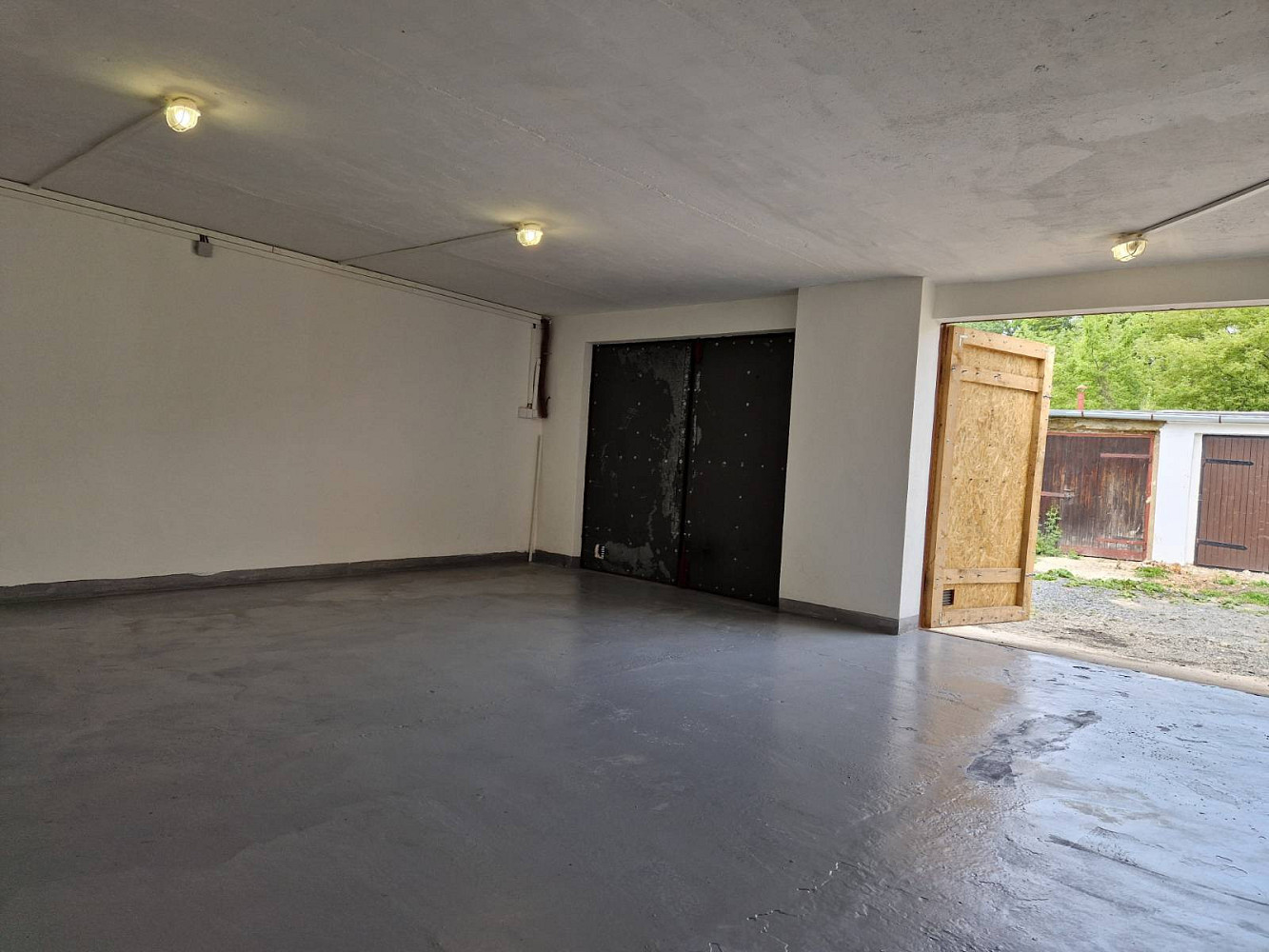 Pronájem dvojgaráže 40 m2 – fotografie 2