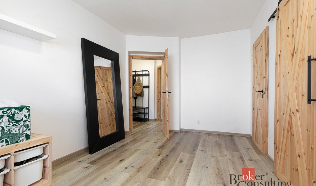 Prodej bytu 4+kk 100 m², Opava – náhled fotky 23