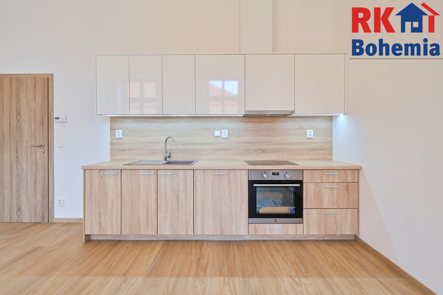 Pronájem bytu 1+kk 38 m² – fotografie 2