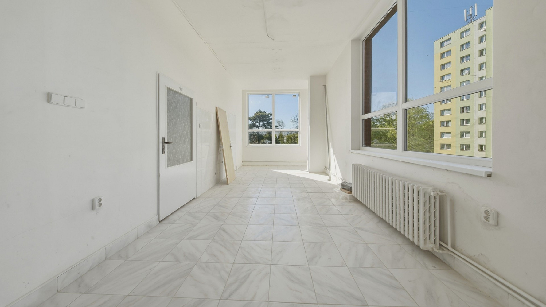 Pronájem obchodních prostor 100 m² – fotografie 3