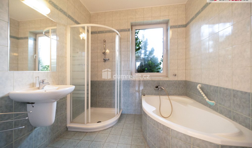 Prodej domu 253 m² s pozemkem 2 075 m², Dolní Třebonín – náhled fotky 16
