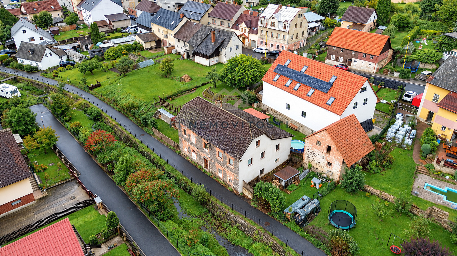 Prodej domu 254 m² s pozemkem 1 235 m² – fotografie 2