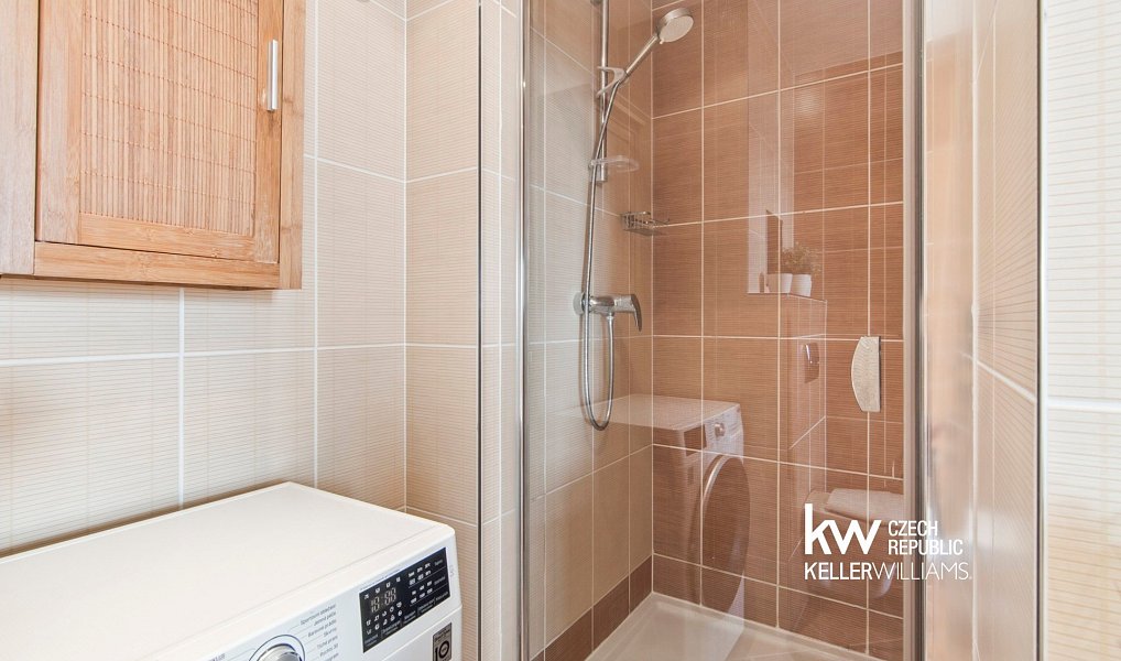 Prodej bytu 4+kk 95 m², Praha – náhled fotky 27