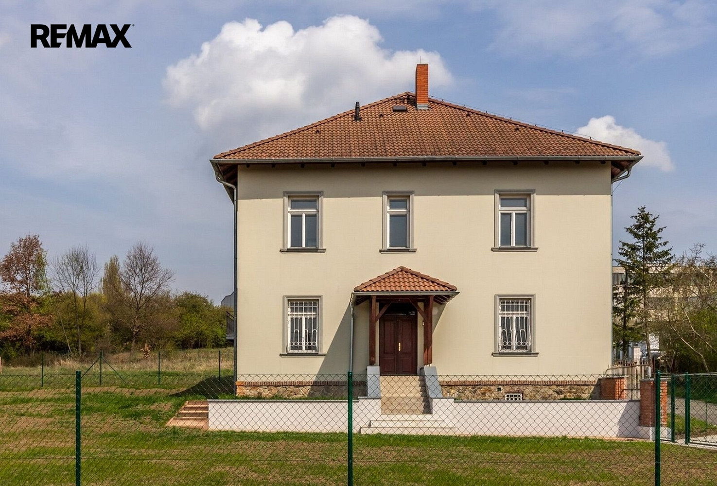 House, 403 m², land 1389 m²