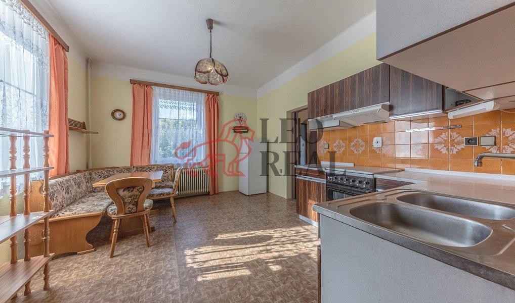 Prodej domu 250 m² s pozemkem 496 m², Rovensko pod Troskami – náhled fotky 6