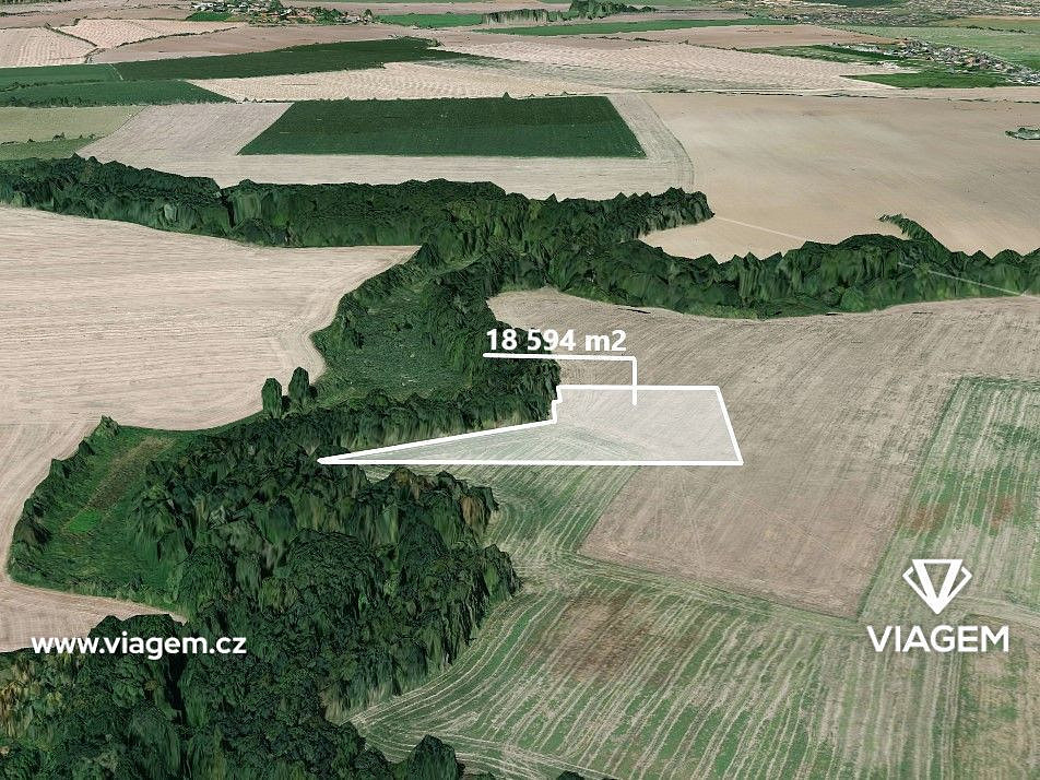 Prodej pole 18 594 m²