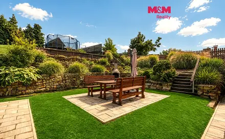 Prodej domu 168 m² s pozemkem 836 m², V Poustkách, Mratín, okres Praha-východ