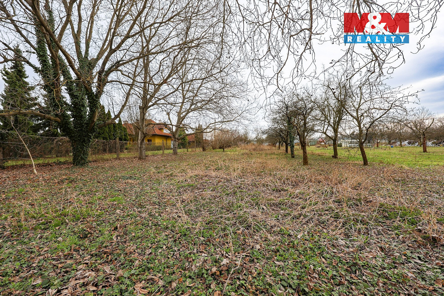 Prodej stavebního pozemku 1 938 m² – pohled 3