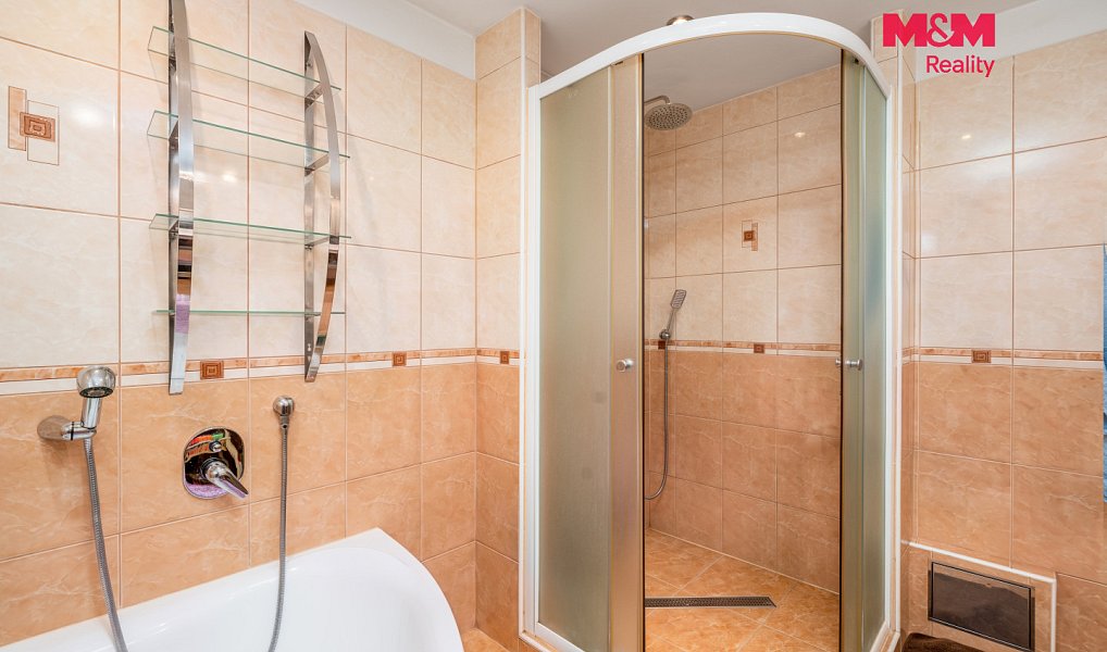 Prodej domu 596 m² s pozemkem 514 m², Osek – náhled fotky 7