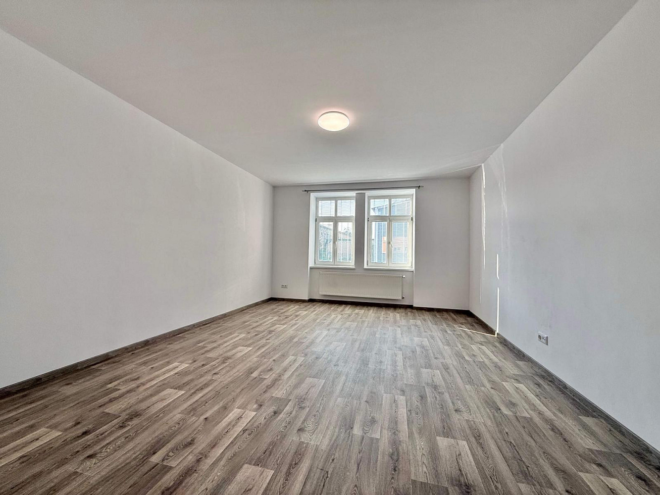 Pronájem bytu 2+1 60 m² – pohled 5