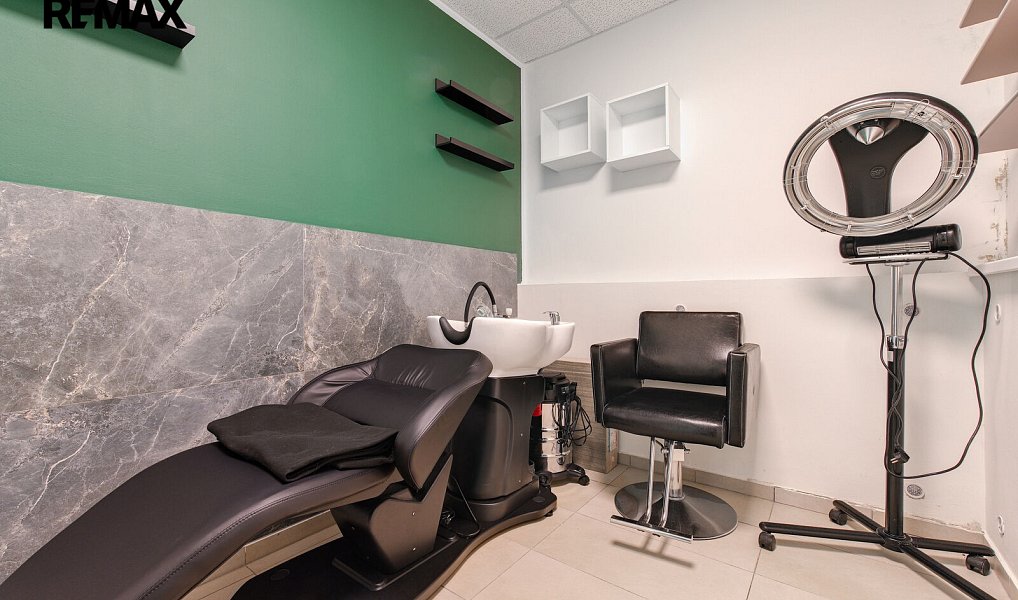 Prodej obchodních prostor 62 m², Cheb – náhled fotky 6
