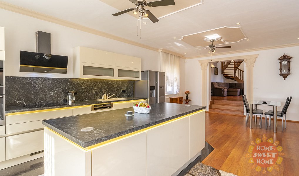 Prodej domu 320 m² s pozemkem 400 m², Praha – náhled fotky 7