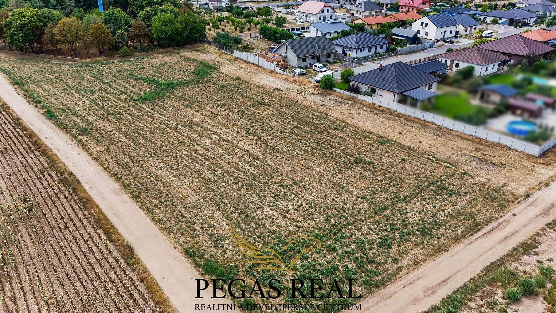 Prodej stavebního pozemku 3 390 m² – fotografie 3