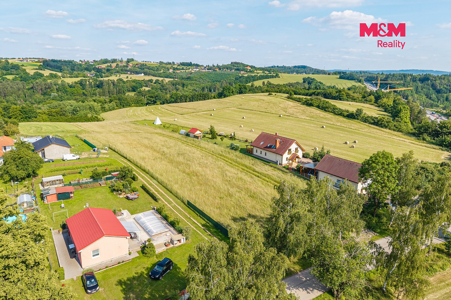 Prodej stavebního pozemku 1 100 m² – fotografie 3