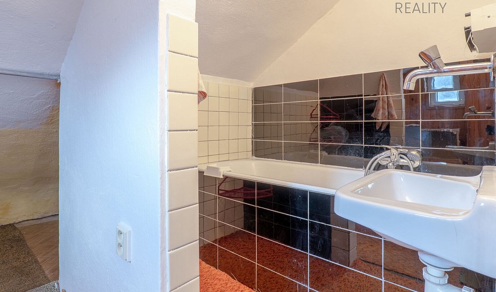 Prodej domu 180 m² s pozemkem 397 m², Krásensko – náhled fotky 10